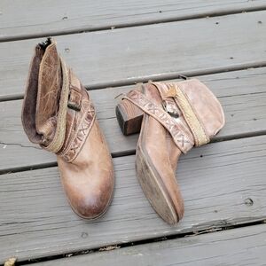 Corral Distressed Brown Leather Buckle Strap Boho Western Cowgirl Boots Booties